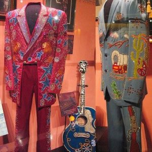 Cosmic Americana: Nudie Cohn's Visionary Fashion
